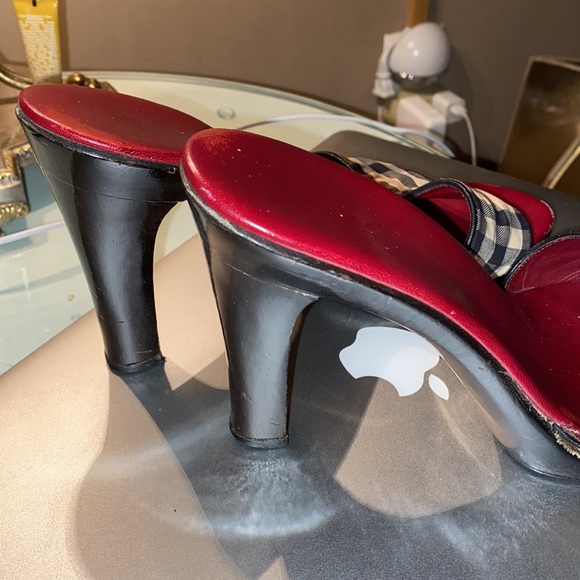 Burberry platform slides tan check pattern. - Picture 11 of 14